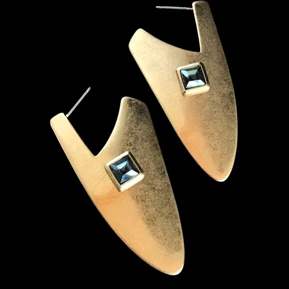NEW Romance Matte Gold Tone oblong mod chevron-style semi-hoop earrings - Picture 1 of 14